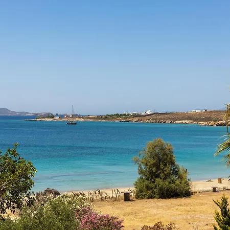 Hotell Omilos Beachfront House