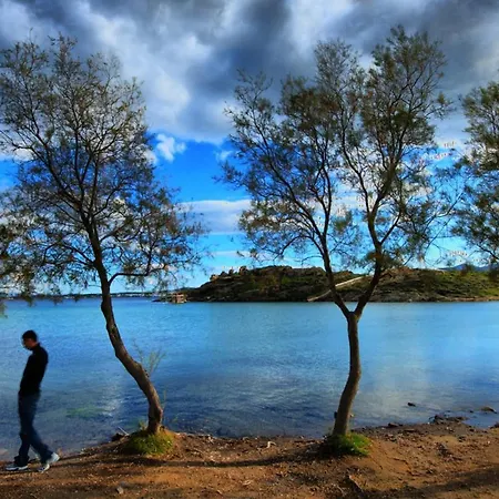 Omilos Beachfront House Hotel 2*