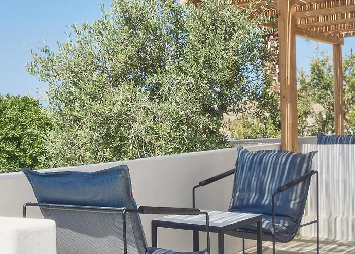 Omilos Beachfront House Hotel