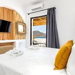 ホテル Omilos Beachfront House