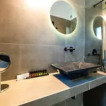 ホテル Omilos Beachfront House パロス島