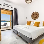 Omilos Beachfront House ホテル