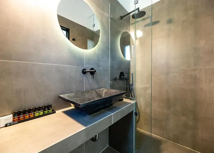 Omilos Beachfront House 2*