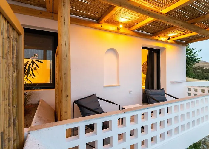 Ξενοδοχείο Omilos Beachfront House